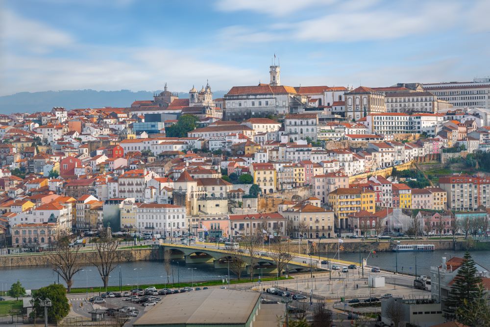 Bonita imagem da cidade de Coimbra, onde disponibilizamos consultas de Psicologia Infantil