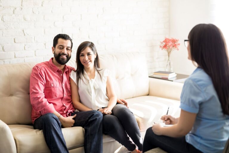 Terapia de casal em coimbra - casal em sessão de terapia de casal